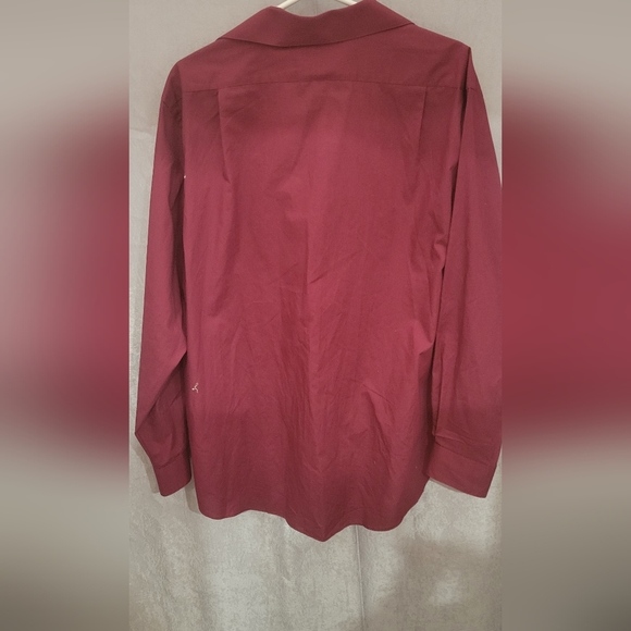 Van Heusen men's button up shirt - Picture 2 of 3